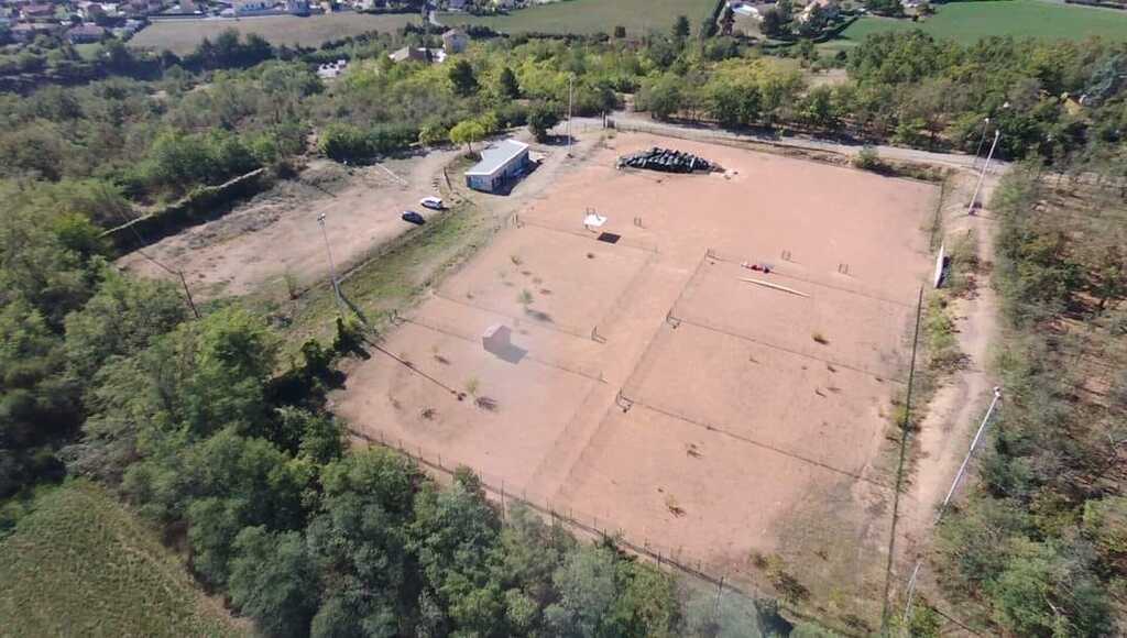 Vue aérienne des terrains du club canin intercommunal du Gier
